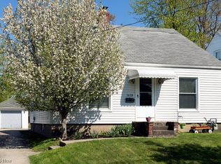 1439 Gordon Rd, Lyndhurst, OH 44124