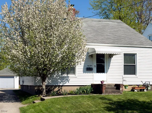 1439 Gordon Rd, Lyndhurst, OH 44124