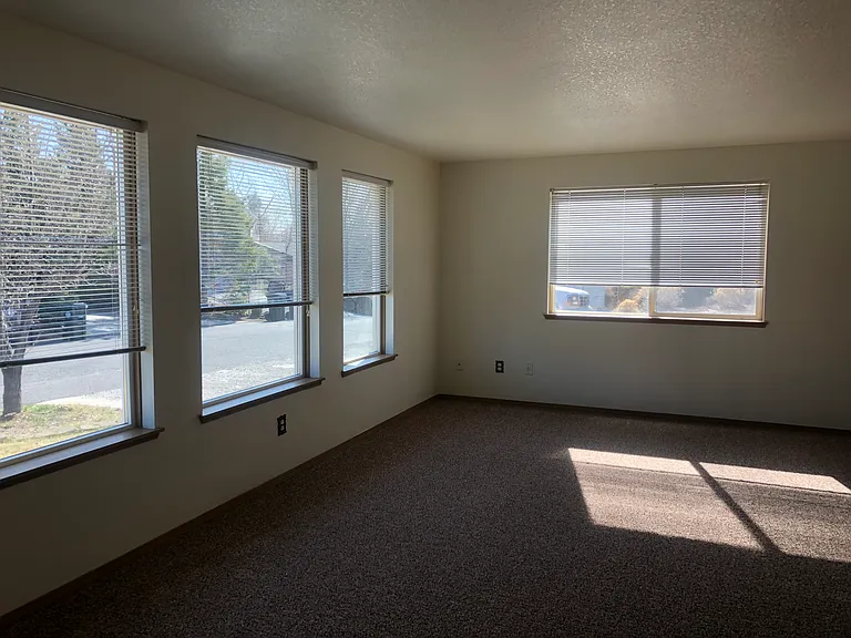 20683 Liberty Ln — Photo 14