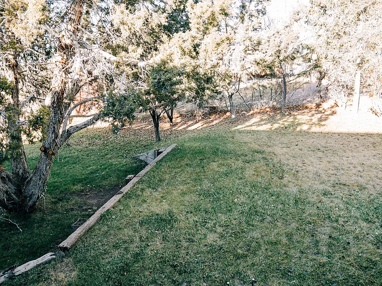 2170 W Meadow St — Photo 16