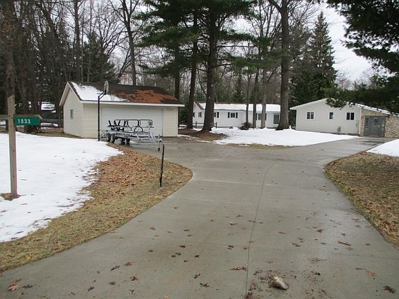 2nd image of 1833 Grouse Ln