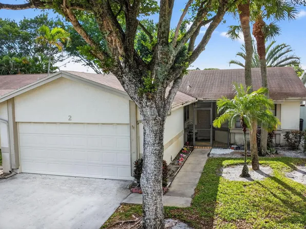 2 Cambridge Place, Boynton Beach, FL 33426