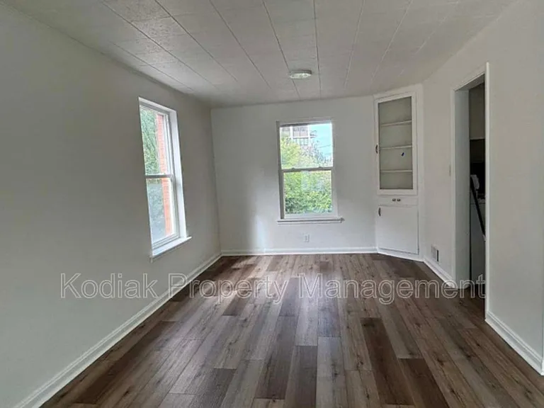 237 N N Ctr — Photo 5