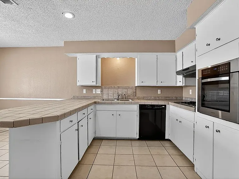 2615 Haynes Dr #B — Photo 11