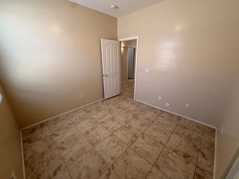 15227 W Jackson St — Photo 14