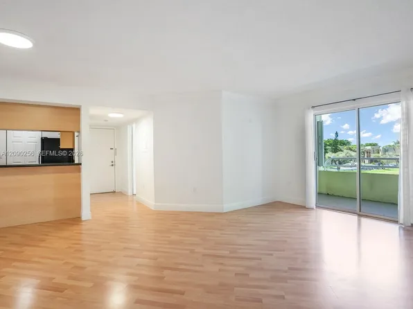 10765 SW 108th Ave APT 305, Miami, FL 33176