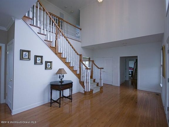 5th image of 9 Blake Dr