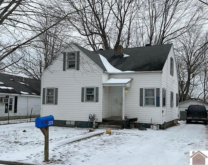 1st image of 228 Jarvis St