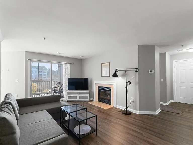 6600 Lake Park Dr #103 — Photo 9