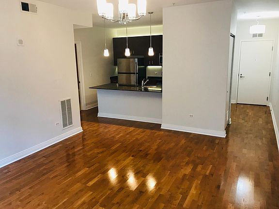 2nd image of 565 W Quincy St #1001