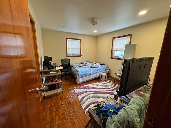 3rd image of 66 Magnolia Rd #A