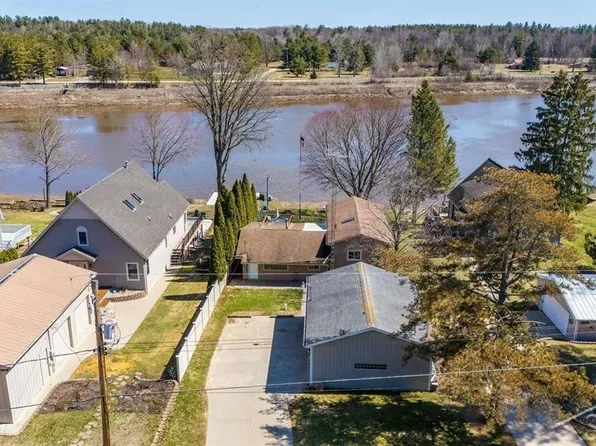 5307 Oakridge Dr, Beaverton, MI 48612