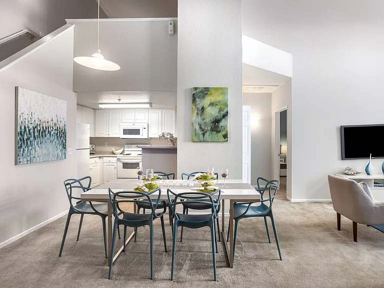 Costa Verde Village Apartments — Photo 25