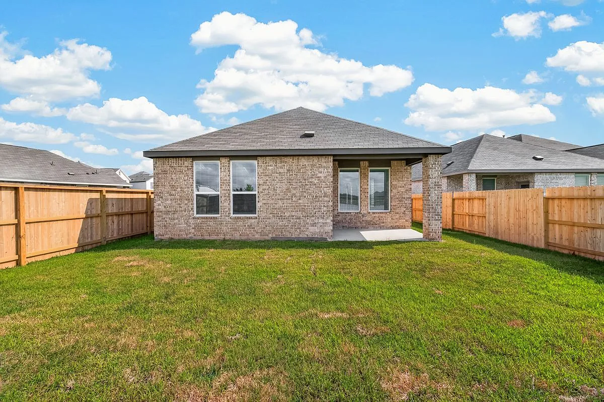4 bed, 3.0 bath, 1875 sqft, $2,500 — Photo 3