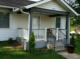 8704 W 49th St, Merriam, KS 66203