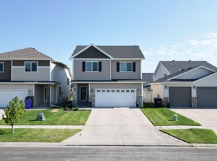 5817 57th Ave S, Fargo, ND 58104