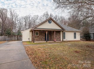 8820 Rittenhouse Cir, Charlotte, NC 28270