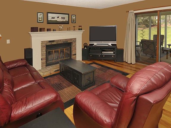Family Room~ML open to screen porch & kitchen