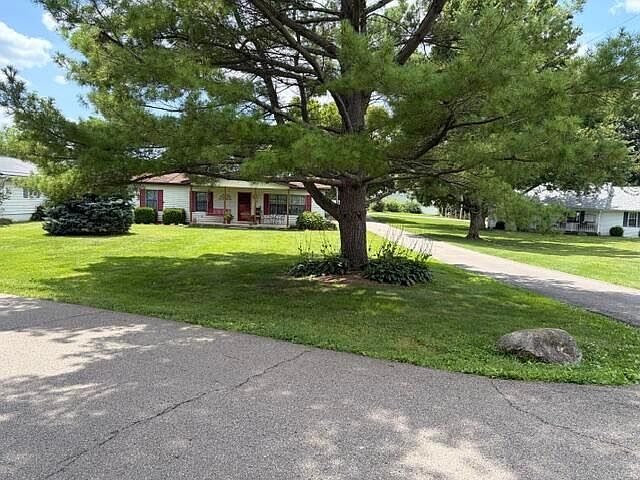 1st image of 75 Park Dr