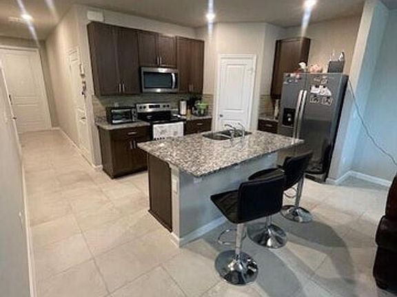 3rd image of 5688 Mentmore Dr