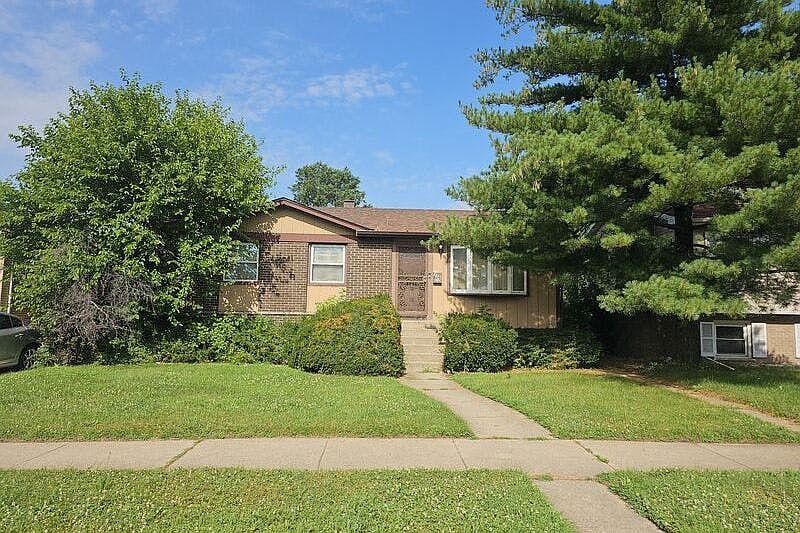 1st image of 334 Prairie Ave