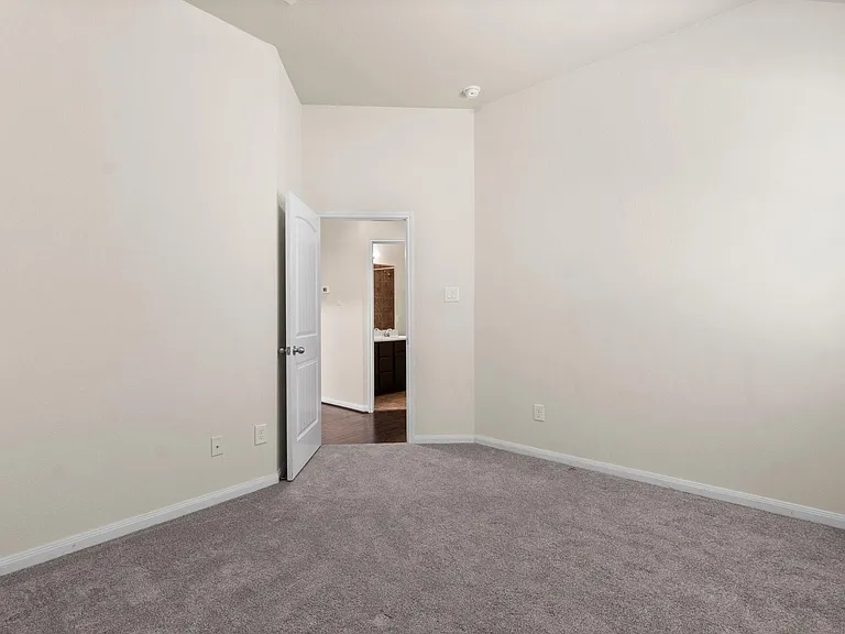 118 Red Deer Pl — Photo 18