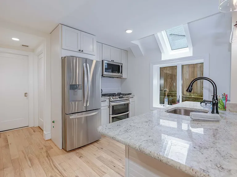 3224 Cleveland Ave NW — Photo 14