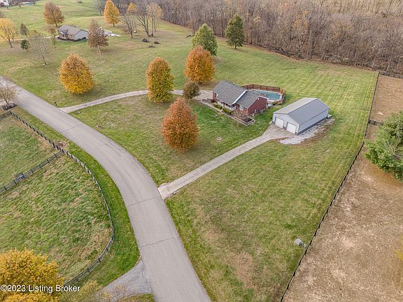 2nd image of 34 Indian Springs Trce