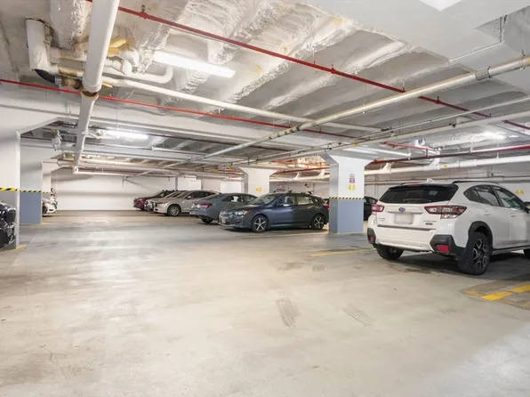 12 Stoneholm St Ph 1, Boston, MA 02115