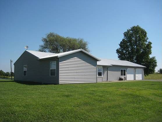 2nd image of 117 Meininger Rd