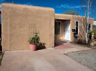 990 Calle Katarina, Santa Fe, NM 87507