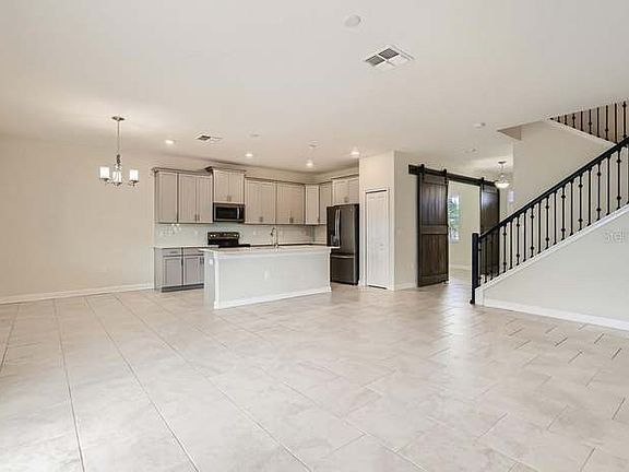 5th image of 3883 Cortland Dr