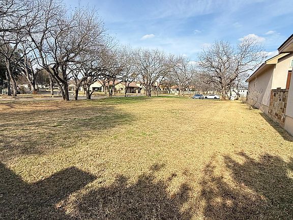 3rd image of 101 Menard Ct