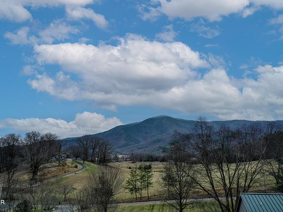 4th image of 3919 Ole Smoky Way