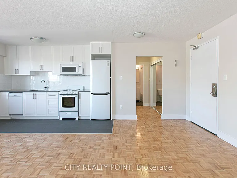 95 Lawton Blvd #405 — Photo 4