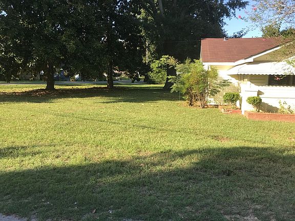 2nd image of 2501 Monroe St