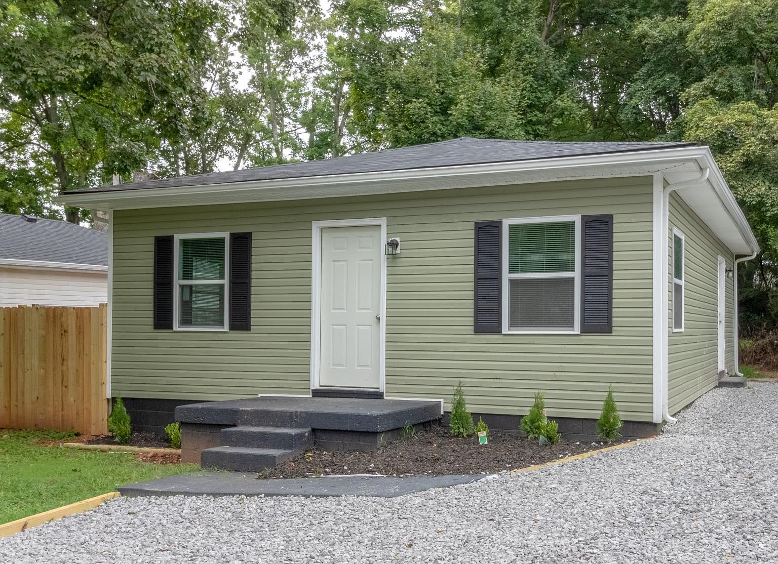 143 W Rossview Rd, Clarksville, TN 37040 Zillow