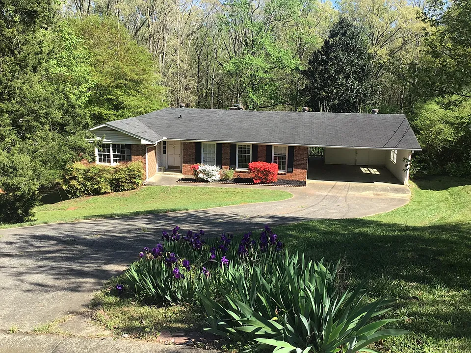 256 Cavalier Rd