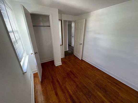 3rd image of 242 Westervelt Pl #2