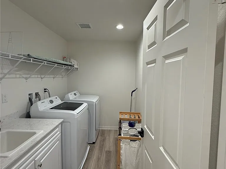 30360 Laviste Ct #30360 — Photo 36