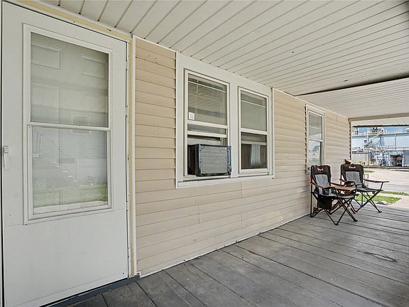 4th image of 1109 14th Ave SW