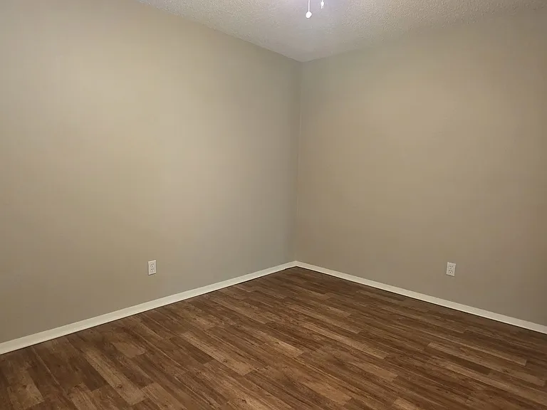 1117 Nicole Dr — Photo 5