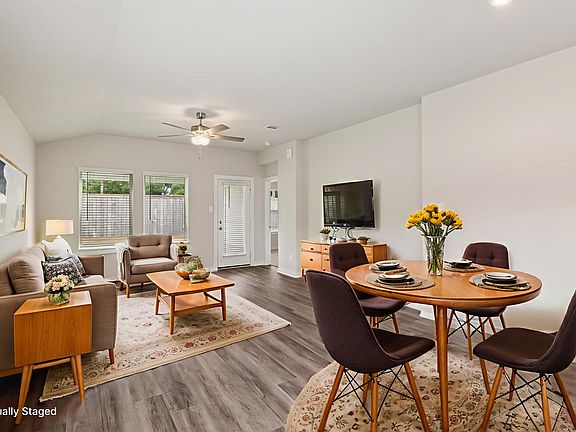 The Carlsbad floorplan in Mavera of Conroe, TX.