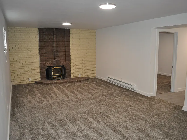 2542 W Robin Rd #B — Photo 15