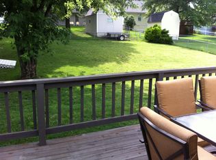 6911 Willis Dr, Pleasant Valley, MO 64068