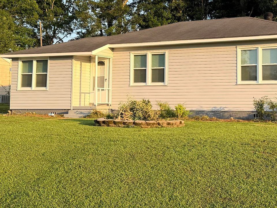 1st image of 383 Pinehurst Dr
