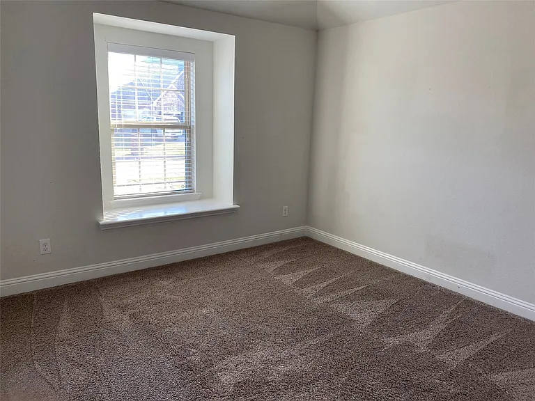 282 Hilltop Dr — Photo 5