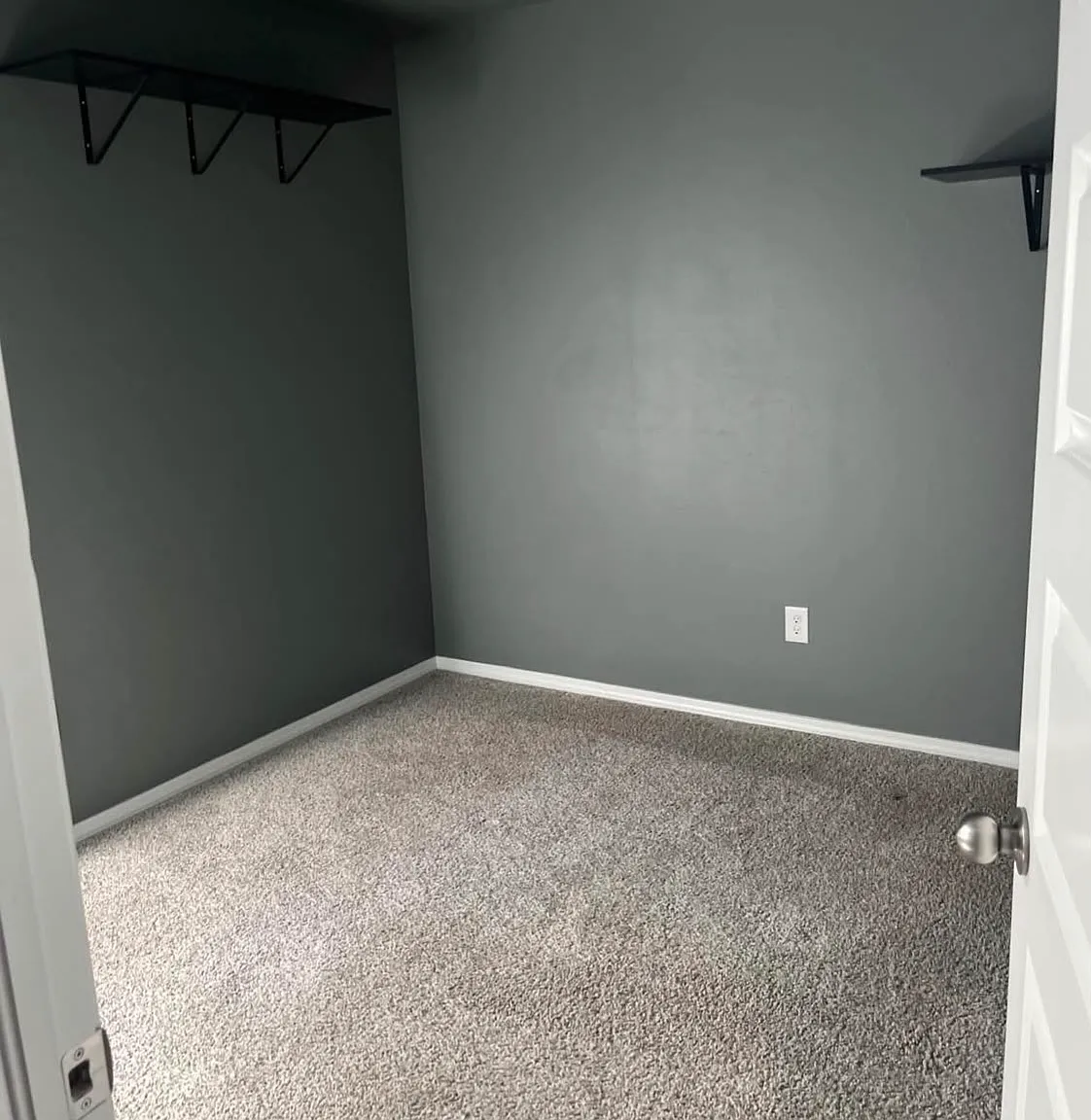 3 bed, 1301 sqft, $780 — Photo 1