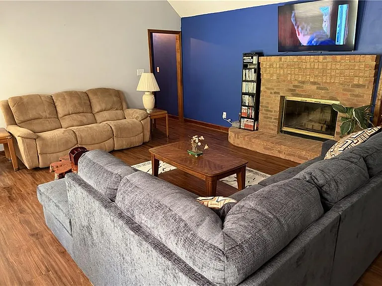 145 Gill Ln — Photo 5