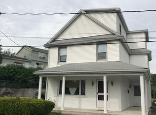 420 Chestnut St, Peckville, PA 18452